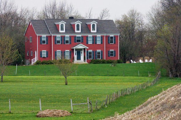Songbird Prairie Bed and Breakfast in Valparaiso